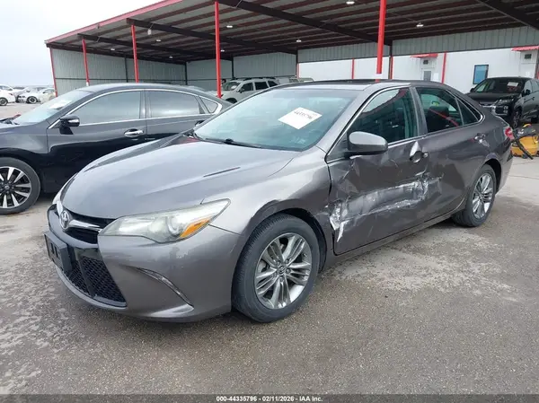 4T1BF1FK9GU120402 2016 TOYOTA CAMRY - Image 2