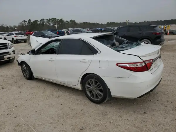 4T1BF1FK9GU120643 2016 TOYOTA CAMRY - Image 2