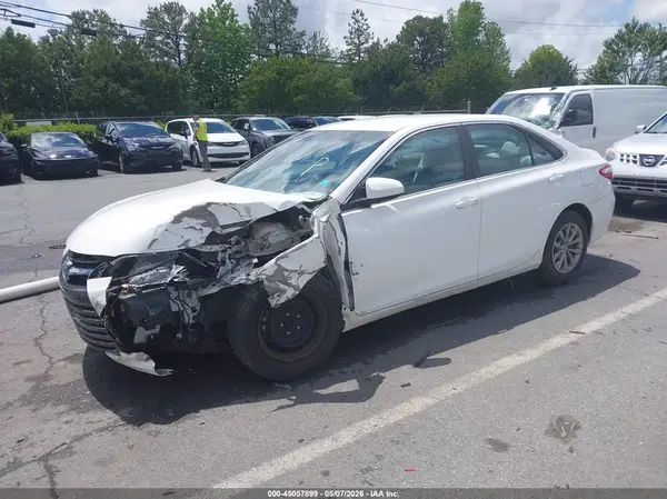 4T1BF1FK9GU127107 2016 TOYOTA CAMRY - Image 2