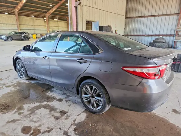 4T1BF1FK9GU128113 2016 TOYOTA CAMRY - Image 2