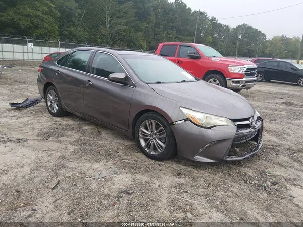 4T1BF1FK9GU128502 2016 TOYOTA CAMRY - Image 1
