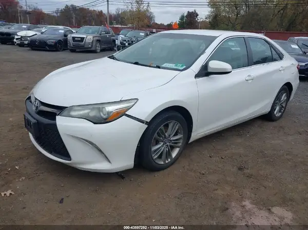 4T1BF1FK9GU129522 2016 TOYOTA CAMRY - Image 2