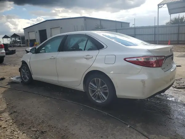 4T1BF1FK9GU129746 2016 TOYOTA CAMRY - Image 2