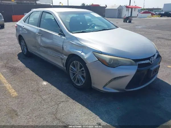 4T1BF1FK9GU129911 2016 TOYOTA CAMRY - Image 1
