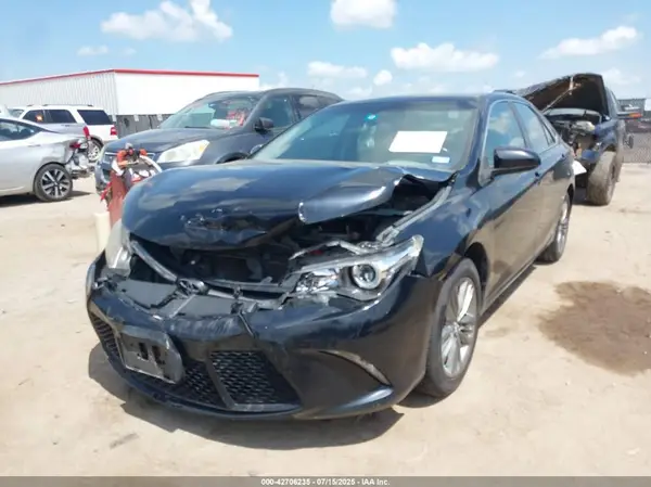4T1BF1FK9GU131089 2016 TOYOTA CAMRY - Image 2