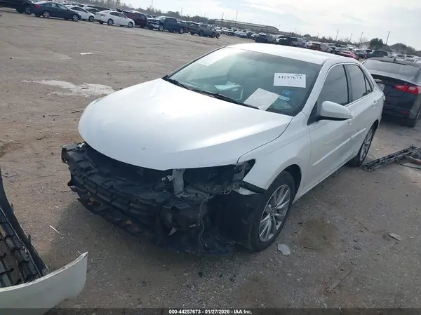 4T1BF1FK9GU132274 2016 TOYOTA CAMRY - Image 2