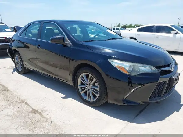 4T1BF1FK9GU132873 2016 TOYOTA CAMRY - Image 1