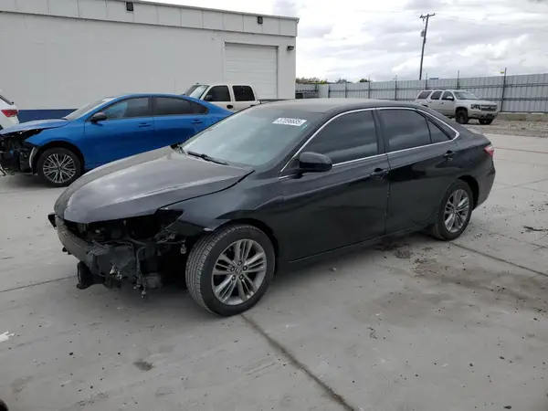 4T1BF1FK9GU133604 2016 TOYOTA CAMRY - Image 1