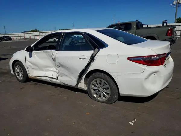 4T1BF1FK9GU136289 2016 TOYOTA CAMRY - Image 2
