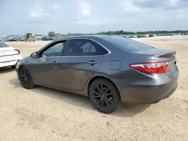 4T1BF1FK9GU137121 2016 TOYOTA CAMRY - Image 2