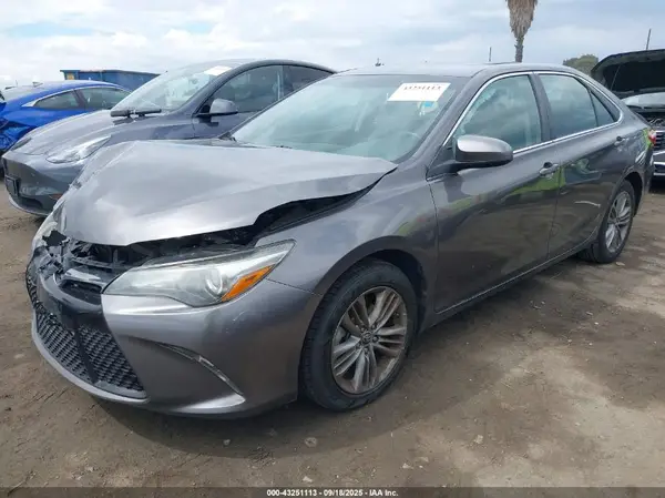 4T1BF1FK9GU137135 2016 TOYOTA CAMRY - Image 2