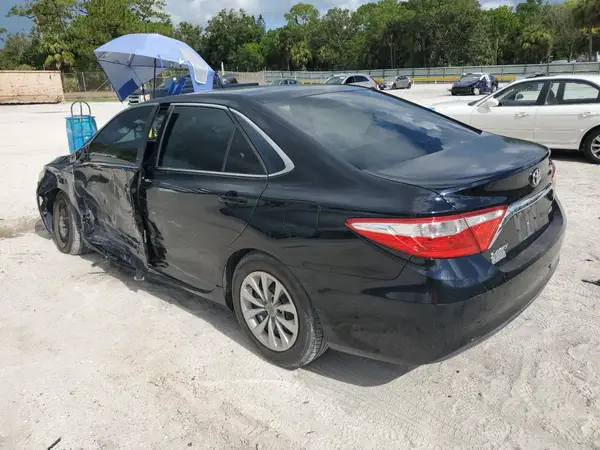 4T1BF1FK9GU138589 2016 TOYOTA CAMRY - Image 2