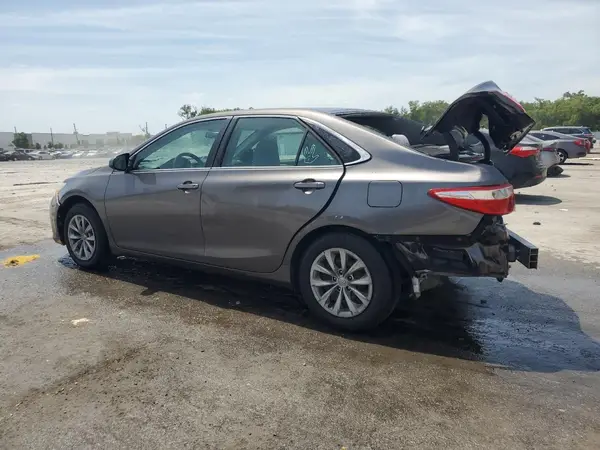 4T1BF1FK9GU138866 2016 TOYOTA CAMRY - Image 2