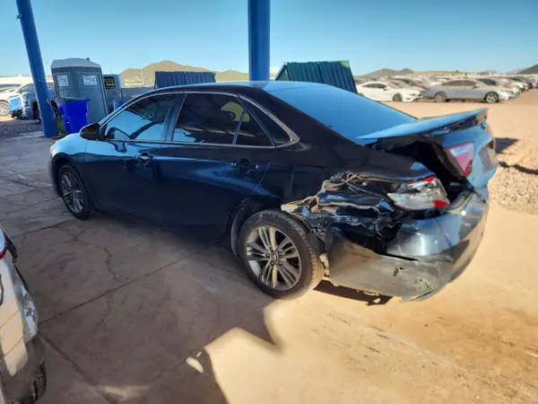 4T1BF1FK9GU139094 2016 TOYOTA CAMRY - Image 2