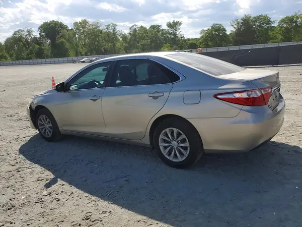 4T1BF1FK9GU140102 2016 TOYOTA CAMRY - Image 2