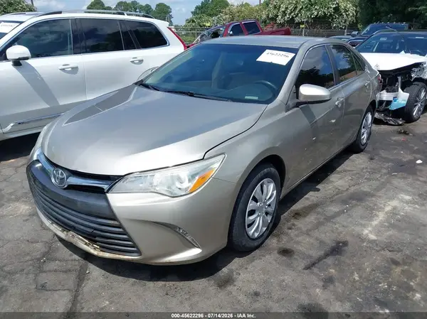 4T1BF1FK9GU142173 2016 TOYOTA CAMRY - Image 2