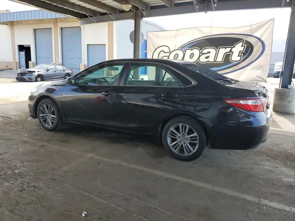 4T1BF1FK9GU143677 2016 TOYOTA CAMRY - Image 2