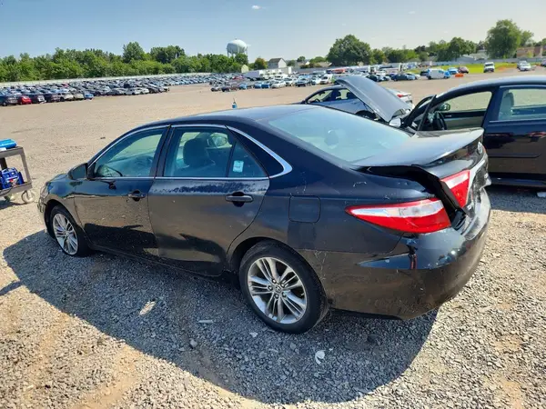 4T1BF1FK9GU148006 2016 TOYOTA CAMRY - Image 2