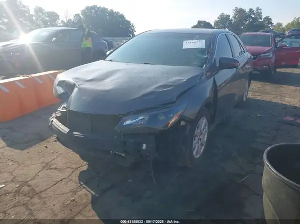 4T1BF1FK9GU148281 2016 TOYOTA CAMRY - Image 2