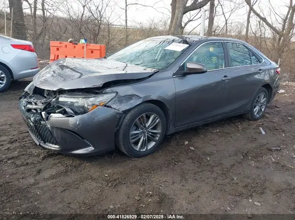 4T1BF1FK9GU149625 2016 TOYOTA CAMRY - Image 2