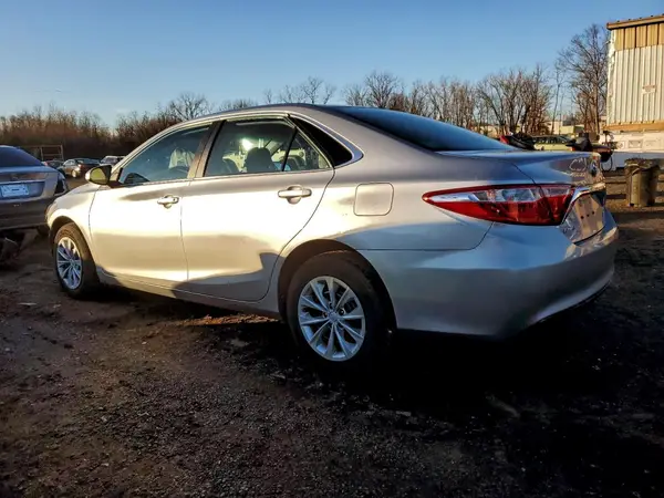 4T1BF1FK9GU149821 2016 TOYOTA CAMRY - Image 2