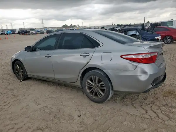 4T1BF1FK9GU151732 2016 TOYOTA CAMRY - Image 2