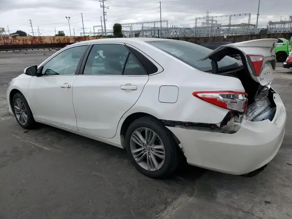 4T1BF1FK9GU154646 2016 TOYOTA CAMRY - Image 2