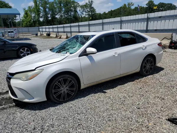4T1BF1FK9GU156302 2016 TOYOTA CAMRY - Image 1