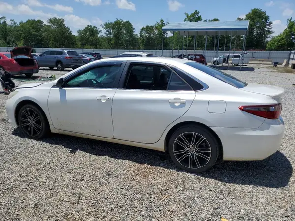 4T1BF1FK9GU156302 2016 TOYOTA CAMRY - Image 2