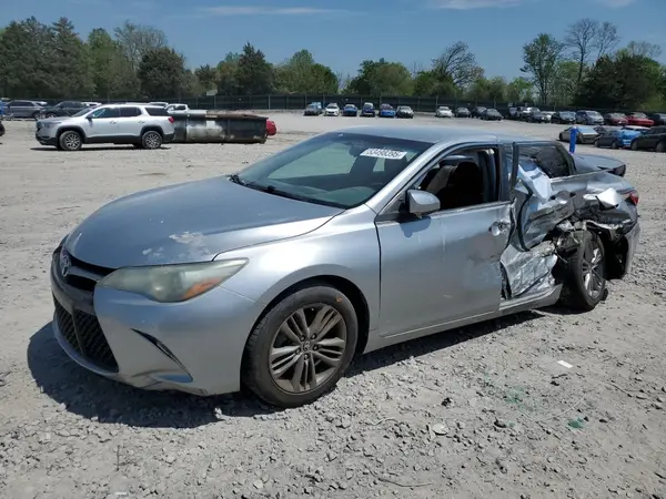 4T1BF1FK9GU156607 2016 TOYOTA CAMRY - Image 1