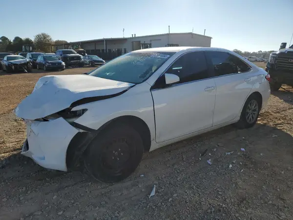 4T1BF1FK9GU157028 2016 TOYOTA CAMRY - Image 1