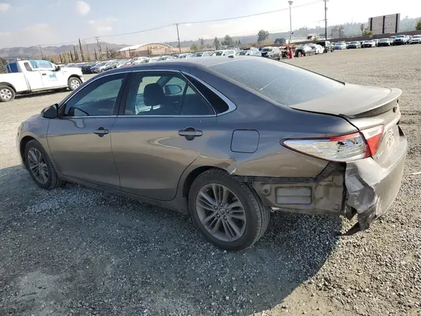 4T1BF1FK9GU157420 2016 TOYOTA CAMRY - Image 2