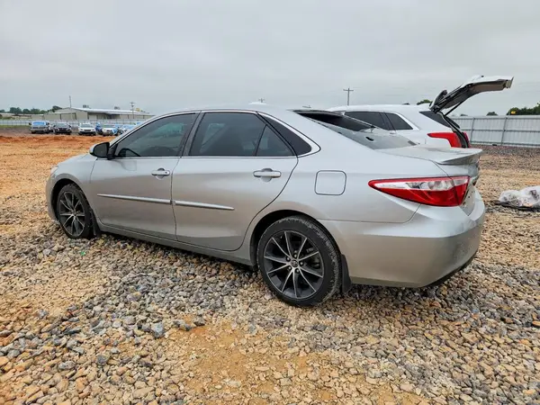 4T1BF1FK9GU161256 2016 TOYOTA CAMRY - Image 2
