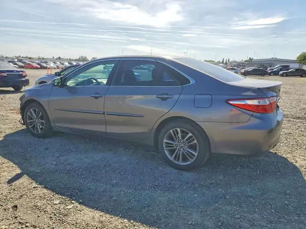 4T1BF1FK9GU163878 2016 TOYOTA CAMRY - Image 2