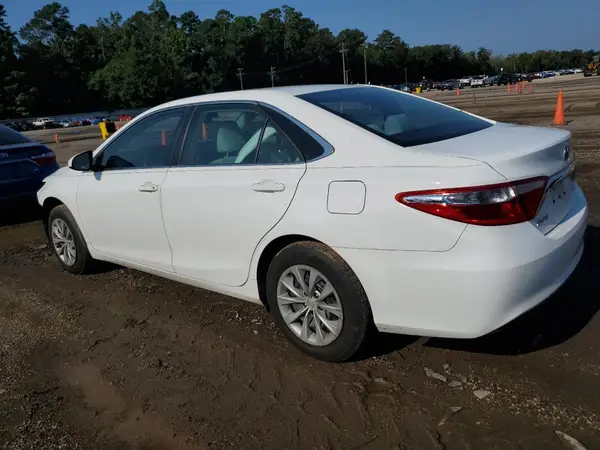 4T1BF1FK9GU164853 2016 TOYOTA CAMRY - Image 2