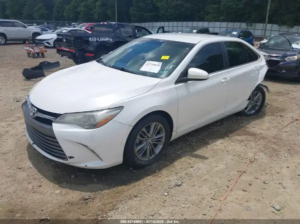 4T1BF1FK9GU165680 2016 TOYOTA CAMRY - Image 2