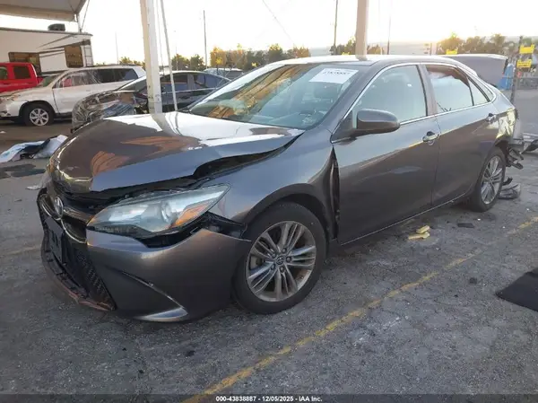 4T1BF1FK9GU166232 2016 TOYOTA CAMRY - Image 2