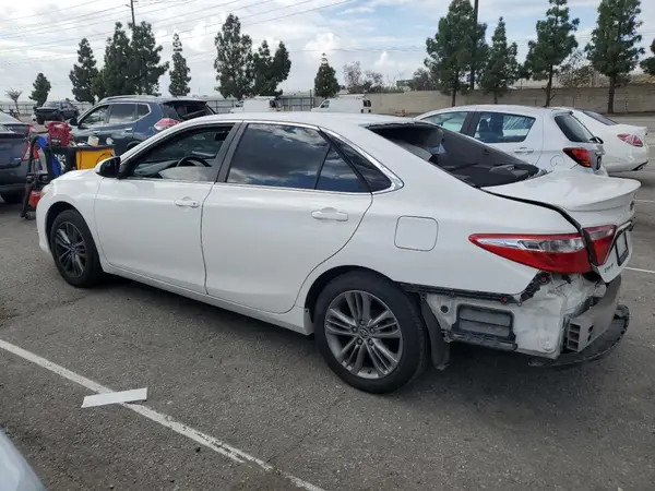 4T1BF1FK9GU166439 2016 TOYOTA CAMRY - Image 2