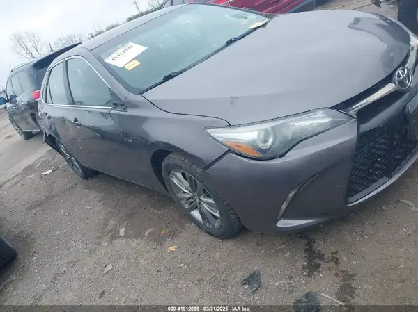 4T1BF1FK9GU167316 2016 TOYOTA CAMRY - Image 1