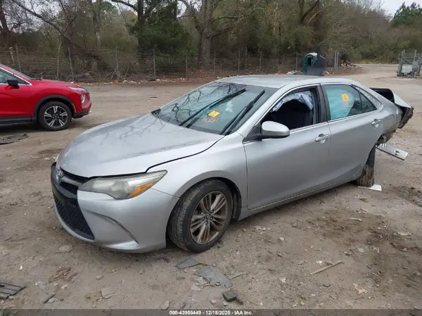 4T1BF1FK9GU171088 2016 TOYOTA CAMRY - Image 2