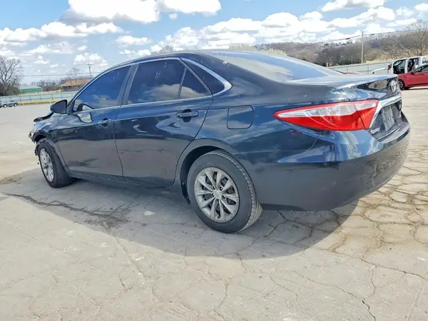 4T1BF1FK9GU171950 2016 TOYOTA CAMRY - Image 2