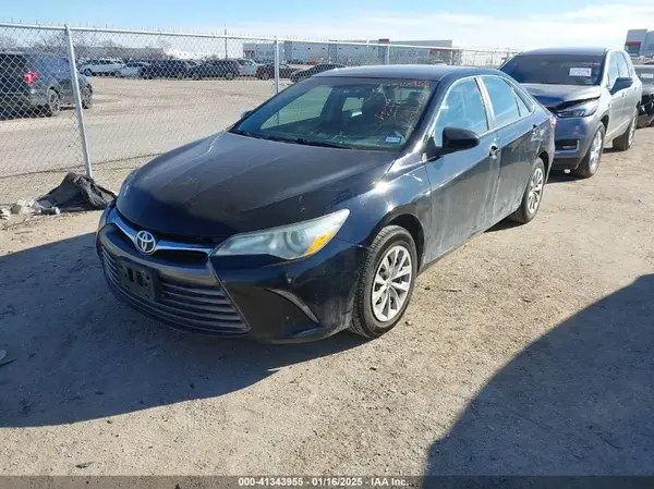 4T1BF1FK9GU173701 2016 TOYOTA CAMRY - Image 2