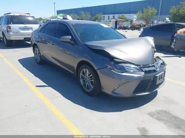 4T1BF1FK9GU174721 2016 TOYOTA CAMRY - Image 1