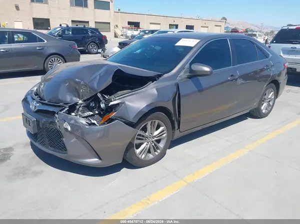 4T1BF1FK9GU174721 2016 TOYOTA CAMRY - Image 2
