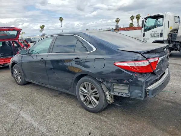 4T1BF1FK9GU176954 2016 TOYOTA CAMRY - Image 2