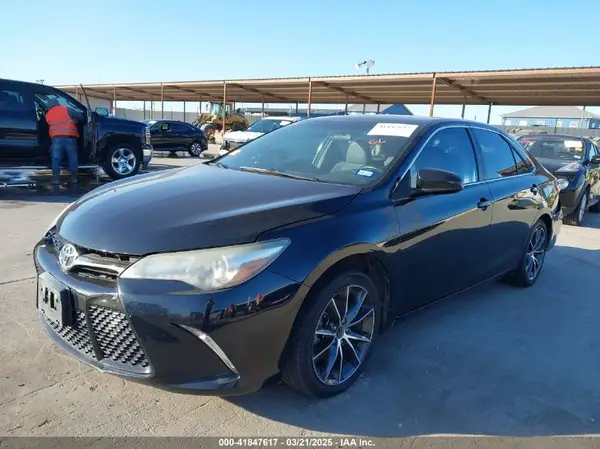4T1BF1FK9GU177537 2016 TOYOTA CAMRY - Image 2