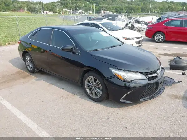 4T1BF1FK9GU177621 2016 TOYOTA CAMRY - Image 1