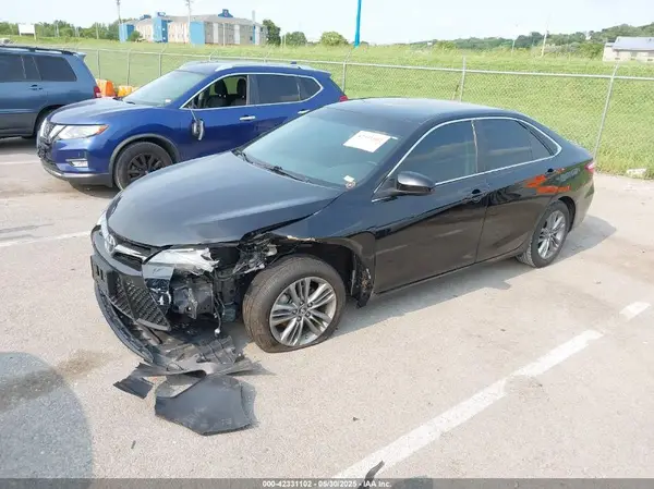 4T1BF1FK9GU177621 2016 TOYOTA CAMRY - Image 2