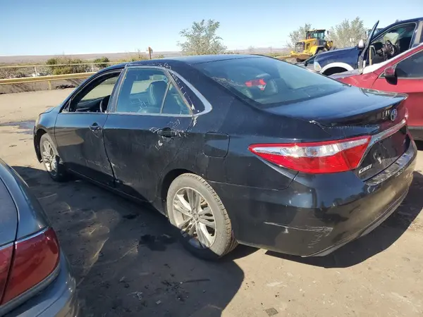 4T1BF1FK9GU178087 2016 TOYOTA CAMRY - Image 2
