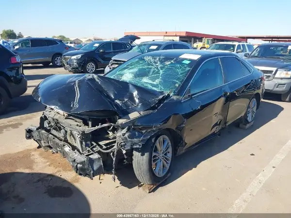 4T1BF1FK9GU180521 2016 TOYOTA CAMRY - Image 2